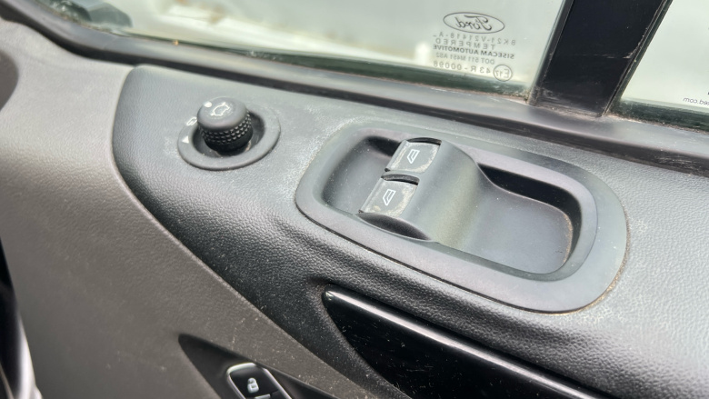 Ford Transit Custom 300 L2 Diesel Fwd 2.0 EcoBlue 130ps Low Roof Limited Van